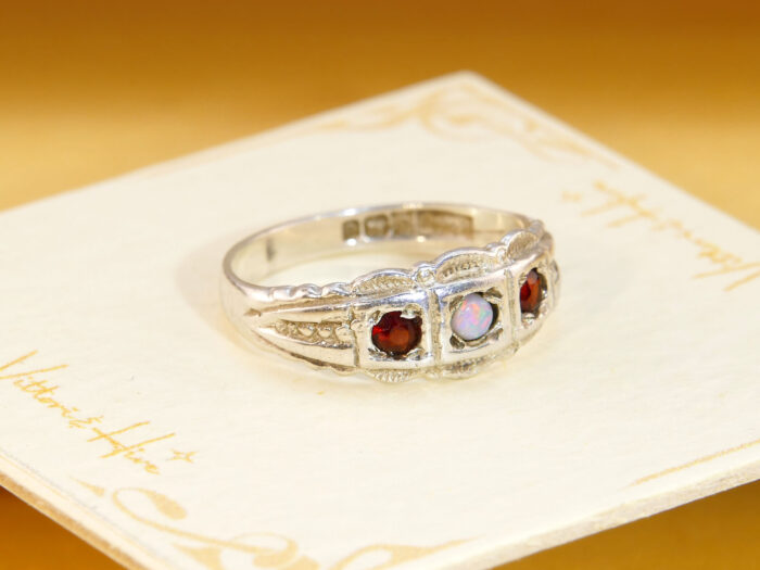 Vintage Silver Opal Garnet Band Ring Hallmark 1977 Art Deco Style 3