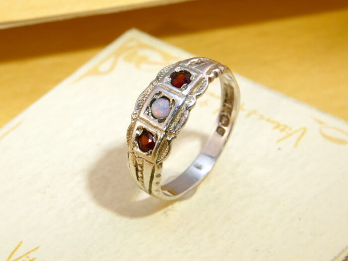 Vintage Silver Opal Garnet Band Ring Hallmark 1977 Art Deco Style 6