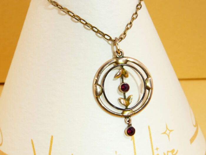 Antique Art Nouveau Levalier Gold Pendant Garnet 3