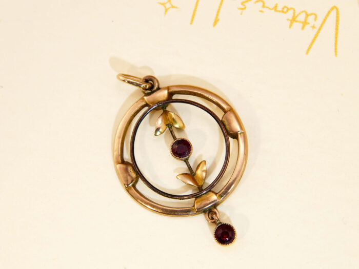 Antique Art Nouveau Levalier Gold Pendant Garnet 6