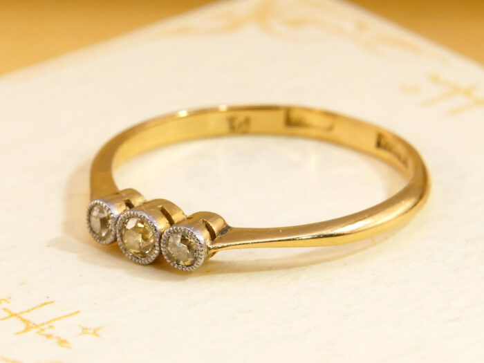 Vintage 18ct Yellow Gold Diamond Trilogy Ring 1