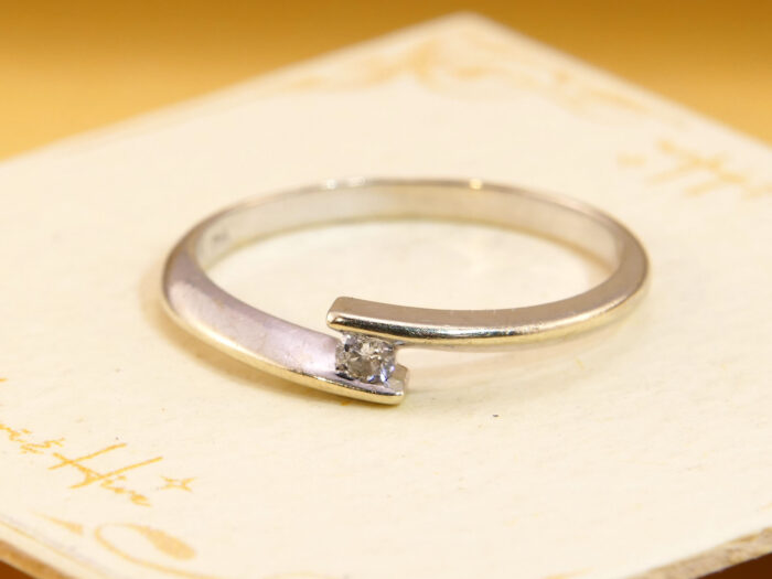 Vintage 9ct White Gold Diamond Solitaire Ring, Crossover Style 1