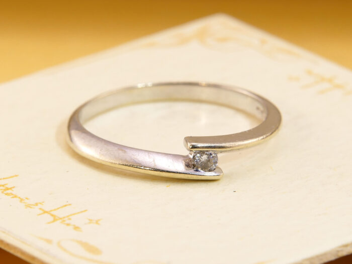 Vintage 9ct White Gold Diamond Solitaire Ring, Crossover Style 3