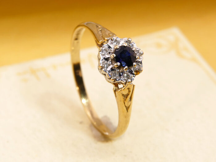 Vintage Diamond Sapphire Halo Ring 9ct GoldLondon Hallmark 1985 10