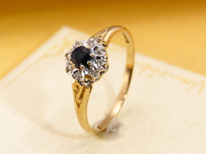 Vintage Diamond Sapphire Halo Ring 9ct GoldLondon Hallmark 1985 8