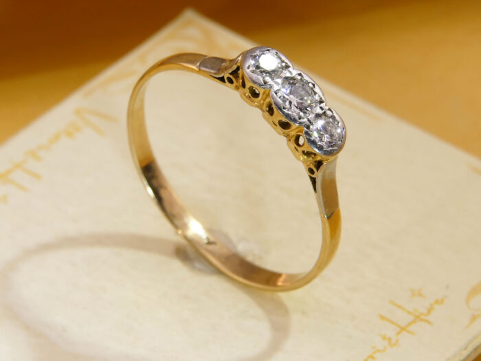 Vintage Diamond Trilogy Ring 0.6ct Diamond Three Stone 4