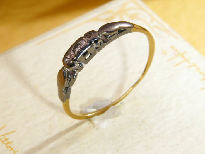 Vintage Diamond Trilogy Ring 9ct Gold Engraved 1959 1