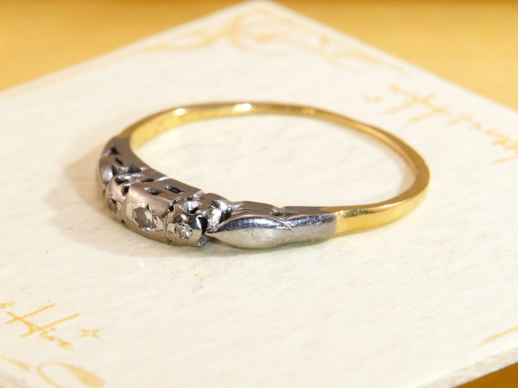 Vintage Diamond Trilogy Ring 9ct Gold Engraved 1959 5