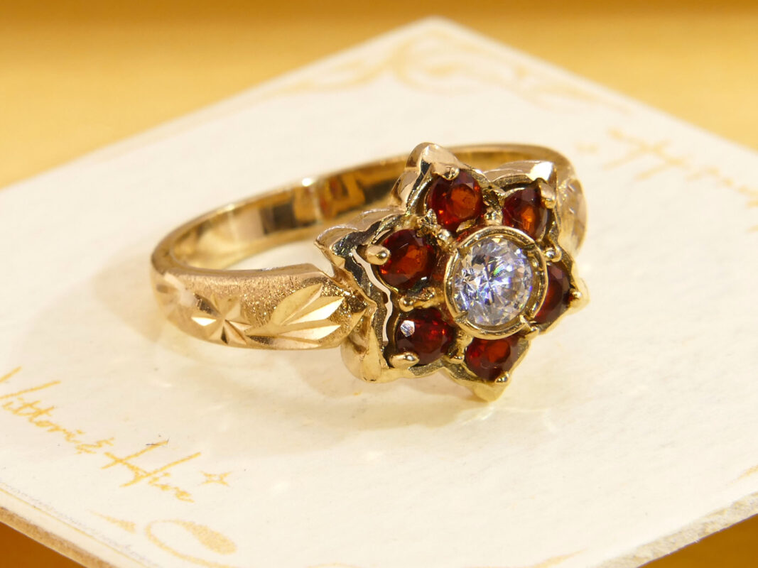 Vintage garnet cz zirconia yelow gold diasy ring heavy 3