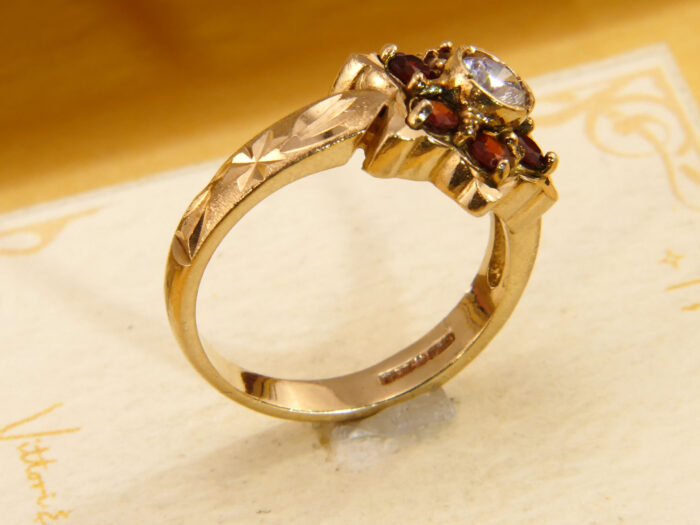 Vintage garnet cz zirconia yelow gold diasy ring heavy 9