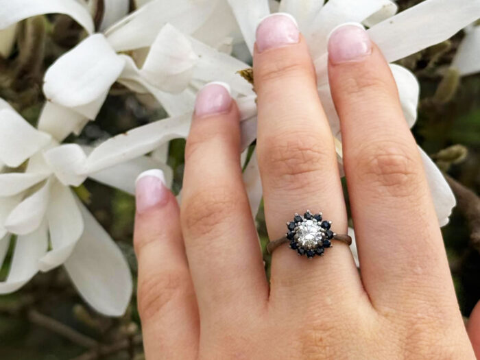 Vintage blue sapphire cubic zirconia daisy cluster ring 3