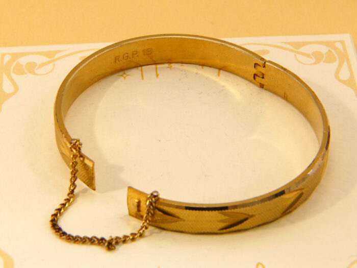 Vintage 18ct Rolled Gold Etched Hinged Bangle With Safety Chain 1970s 7