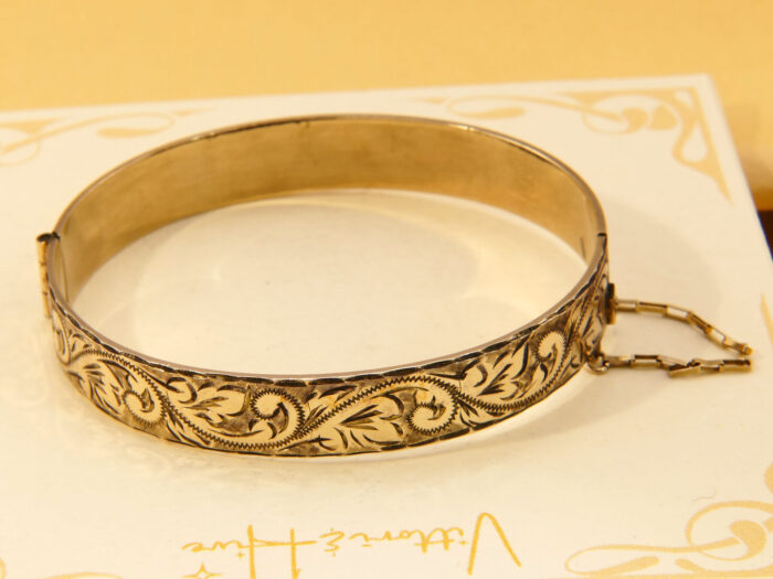 Vintage 9ct Rolled Gold Floral Engraved Hinged Bangle 1977 Hallmarked 1 Vintage 9ct Rolled Gold Floral Engraved Hinged Bangle 1977 Hallmarked 1