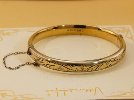 Vintage Gold Plated Hallmarked 1988 Floral Engraved Hinged Bangle 3
