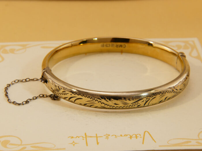 Vintage Gold Plated Hallmarked 1988 Floral Engraved Hinged Bangle 3