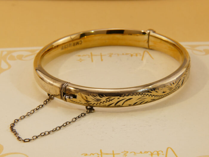 Vintage Gold Plated Hallmarked 1988 Floral Engraved Hinged Bangle 4