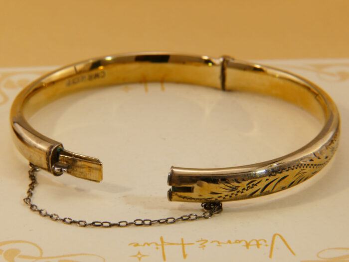 Vintage Gold Plated Hallmarked 1988 Floral Engraved Hinged Bangle 6