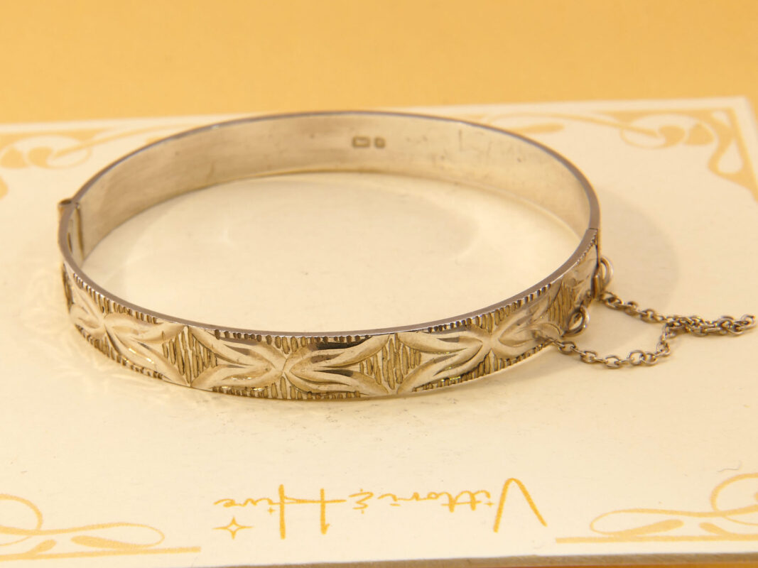 Vintage Silver Etched Hinged Bangle 1976 Diamond Cut Engraved Bracelet 1