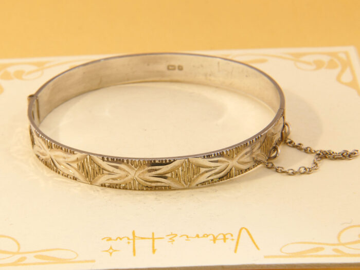 Vintage Silver Etched Hinged Bangle 1976 Diamond Cut Engraved Bracelet 1 Vintage Silver Etched Hinged Bangle 1976 Diamond Cut Engraved Bracelet 1