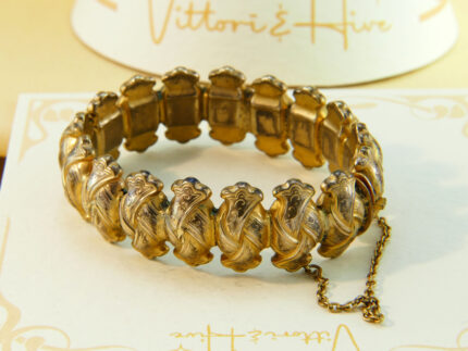Victorian Pinchbeck Hinged Ribbon Bangle with Safety Chain c.1870s 1