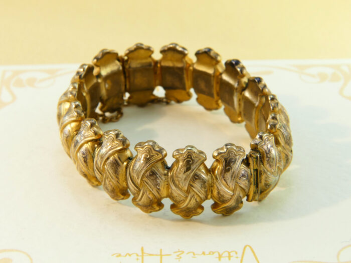 Victorian Pinchbeck Hinged Ribbon Bangle with Safety Chain c.1870s 3