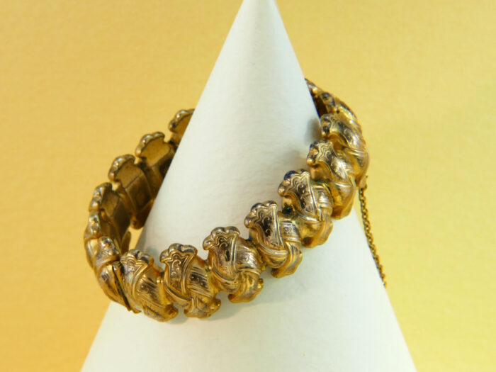 Victorian Pinchbeck Hinged Ribbon Bangle with Safety Chain c.1870s 9