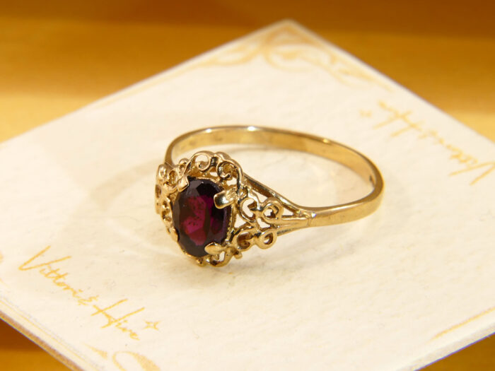 Vintage 9ct Yellow Gold Rhodolite Garnet Ring with Oval Cut Stone 2