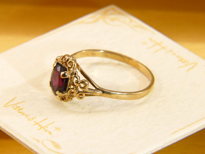 Vintage 9ct Yellow Gold Rhodolite Garnet Ring with Oval Cut Stone 3