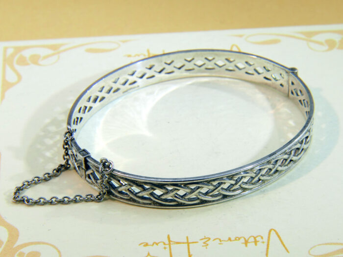 Vintage Sterling Silver Celtic Knot Hinged Bangle with Safety Chain 4 Vintage Sterling Silver Celtic Knot Hinged Bangle with Safety Chain 4